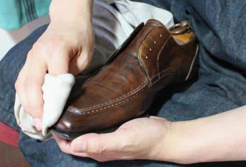 革靴磨き,イメージ